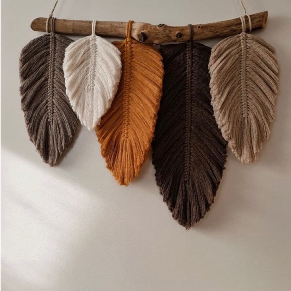 Macrame wall decor - Picture 2 of 2